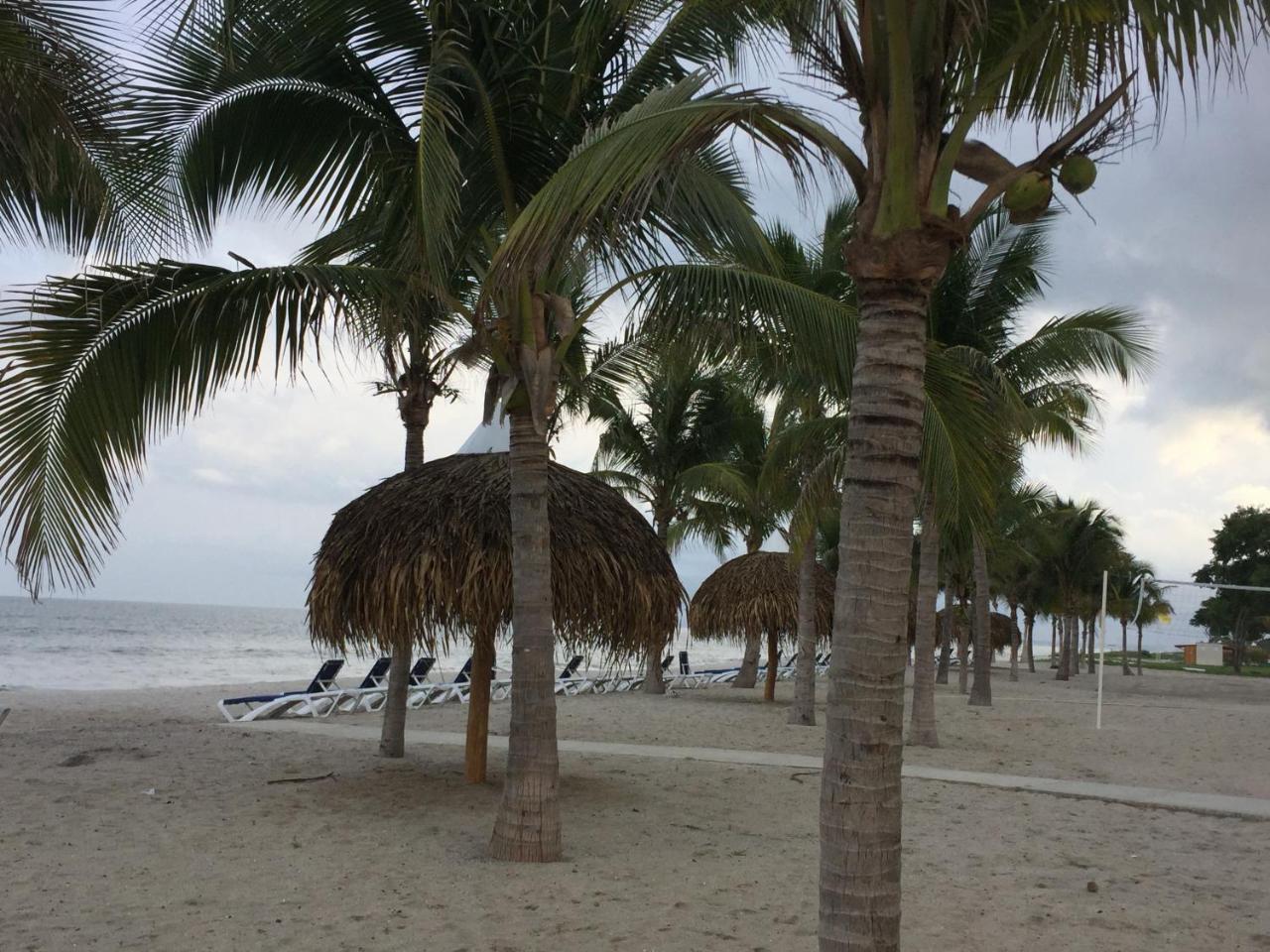 Aparthotel Playa Caracol Chame Esterno foto